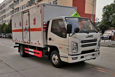 程力威牌CLW5041XZWJ6型雜項(xiàng)危險(xiǎn)物品廂式運(yùn)輸車(chē)