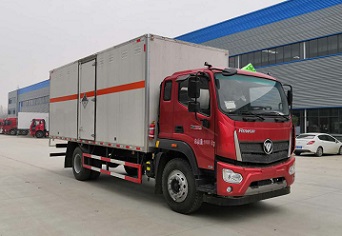 程力威牌CLW5180XZWB6型雜項(xiàng)危險(xiǎn)物品廂式運(yùn)輸車(chē)