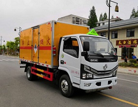 程力威牌CLW5040XZWE6型雜項(xiàng)危險(xiǎn)物品廂式運(yùn)輸車