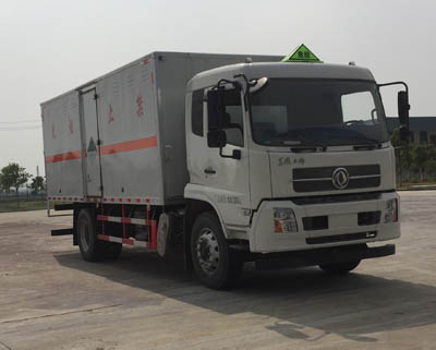 程力威牌CLW5180XZWD6型雜項(xiàng)危險(xiǎn)物品廂式運(yùn)輸車