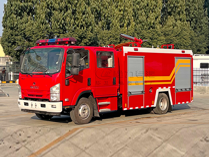 五十鈴3.5T泡沫消防車